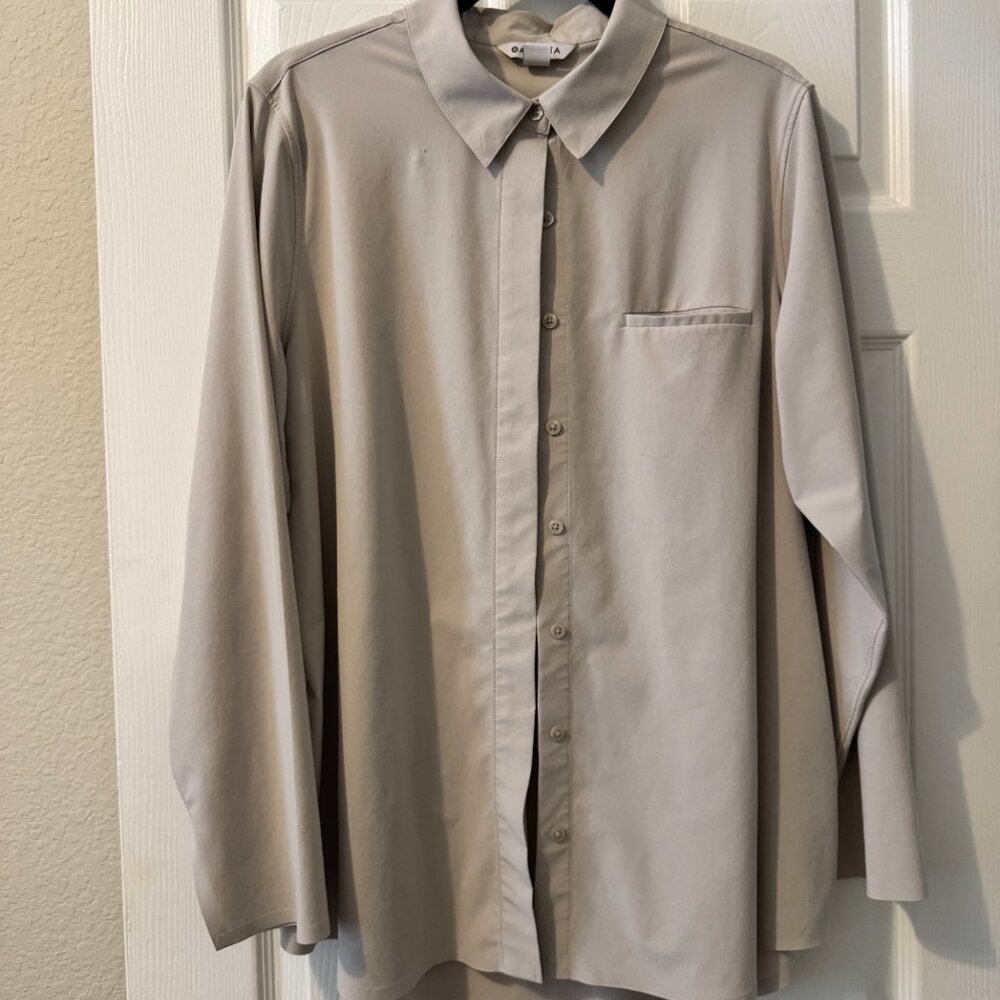 Athleta Urbanite Button Down Top in Bone